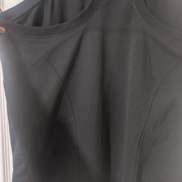 Athleta | Momentum Seamless Tank In Black - Picture 14 of 16